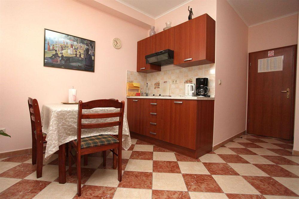 Split Apartments Peric 外观 照片