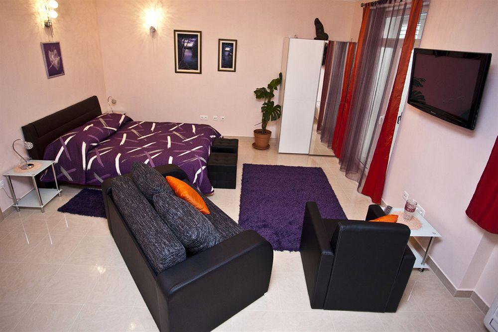 Split Apartments Peric 外观 照片