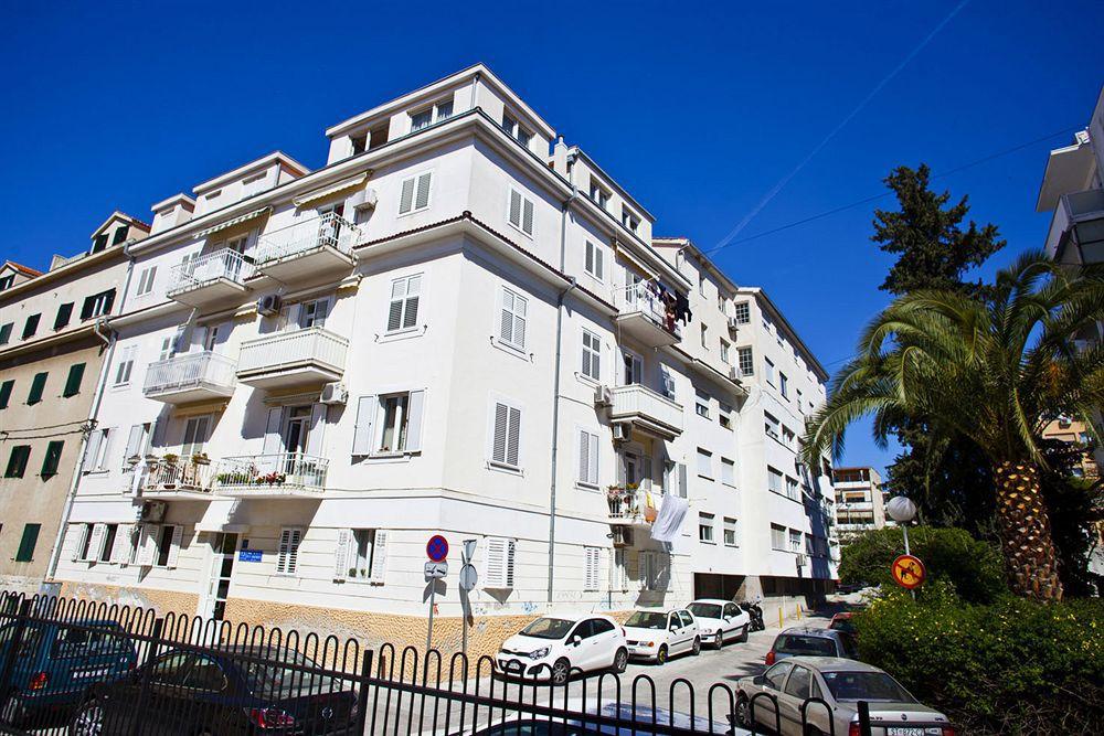 Split Apartments Peric 外观 照片