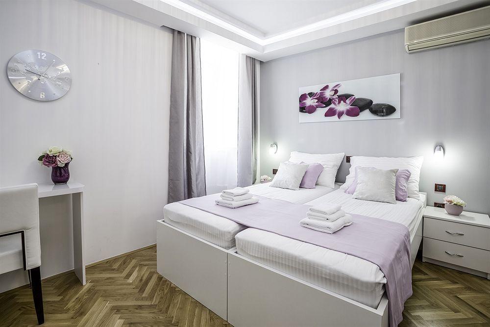 Split Apartments Peric 外观 照片