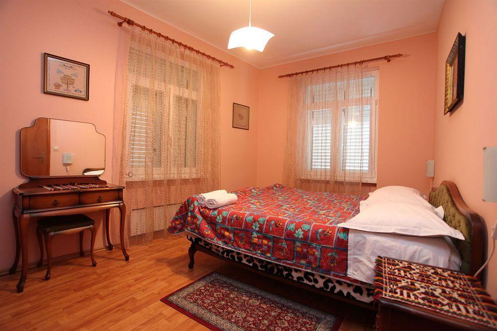 Split Apartments Peric 外观 照片