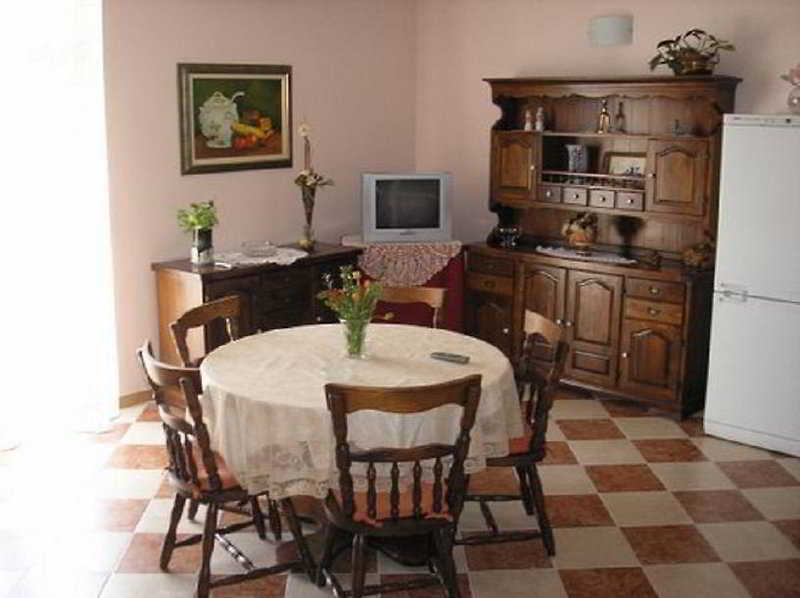 Split Apartments Peric 外观 照片