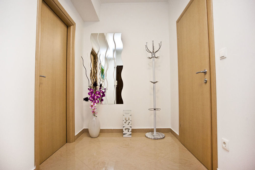 Split Apartments Peric 外观 照片