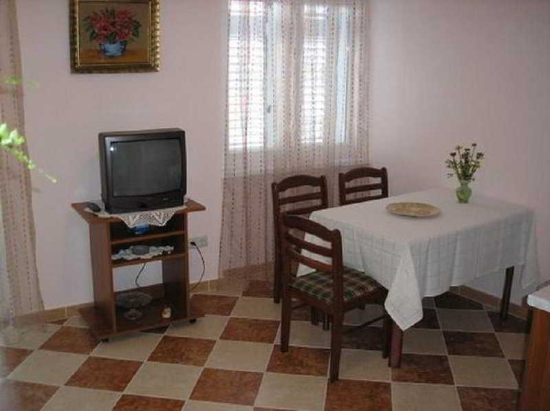 Split Apartments Peric 外观 照片