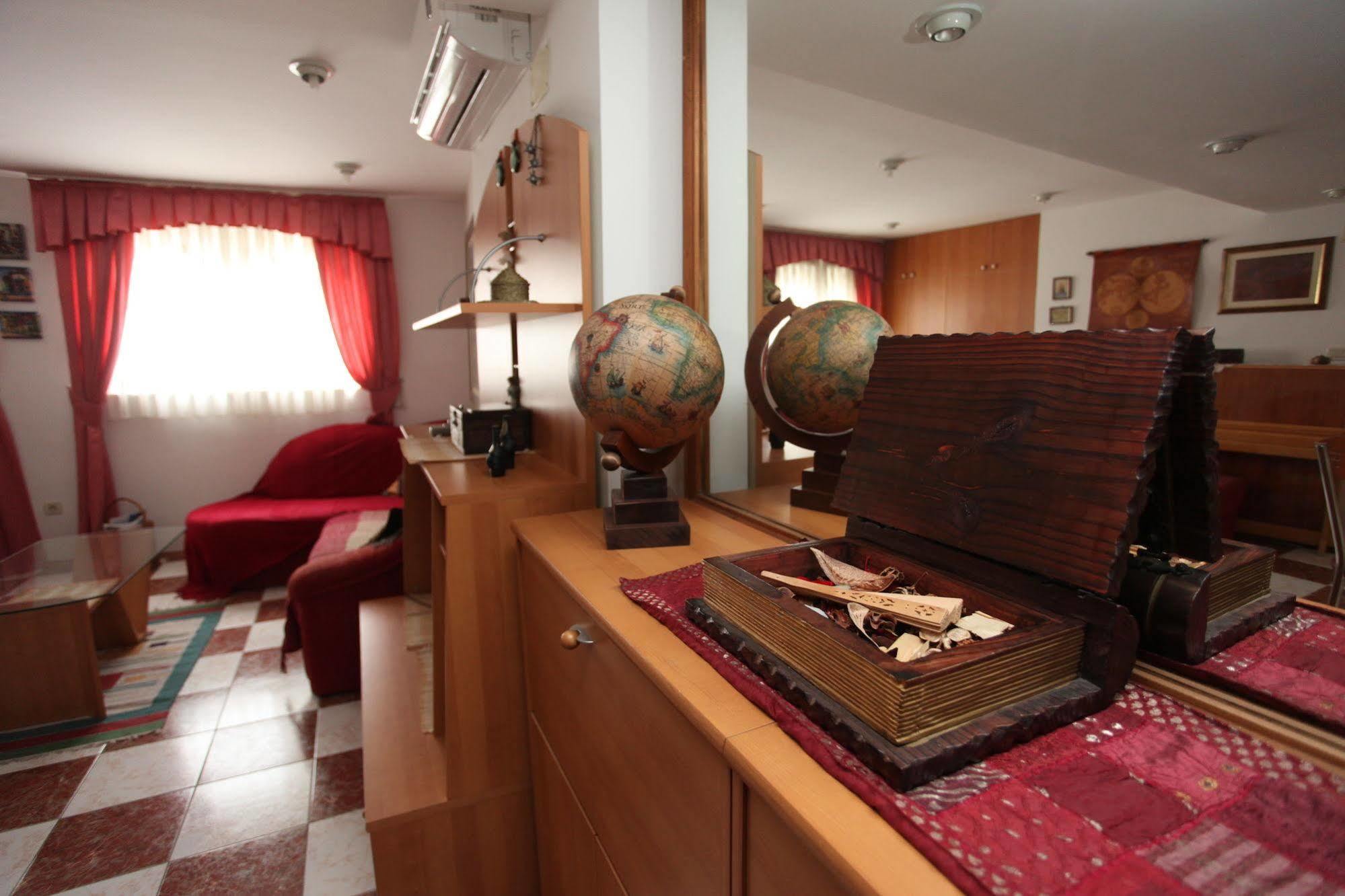 Split Apartments Peric 外观 照片