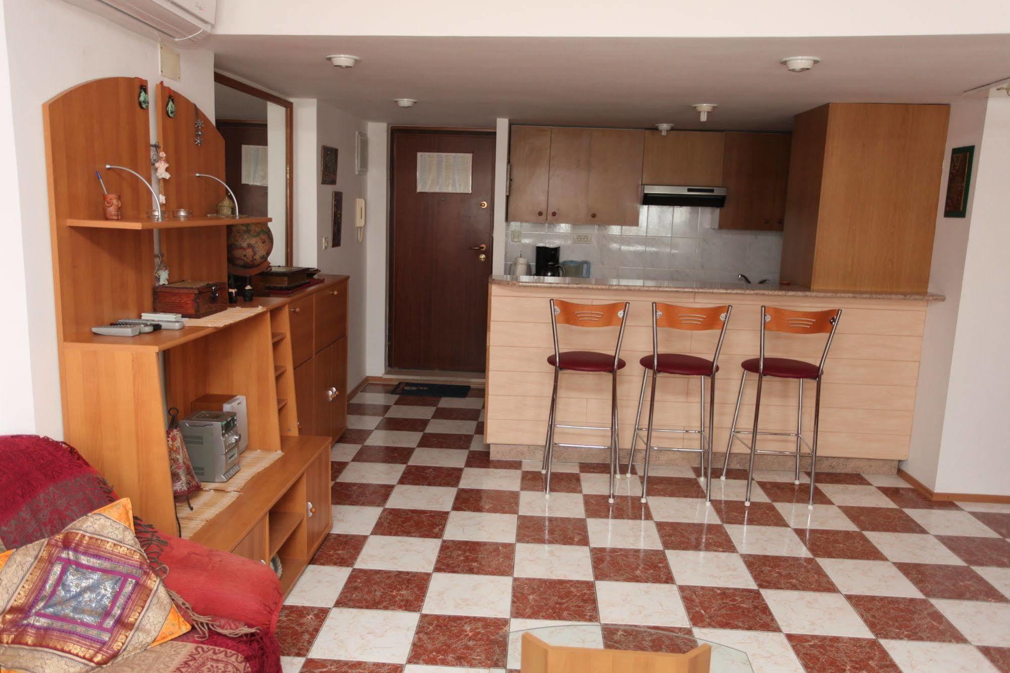 Split Apartments Peric 外观 照片