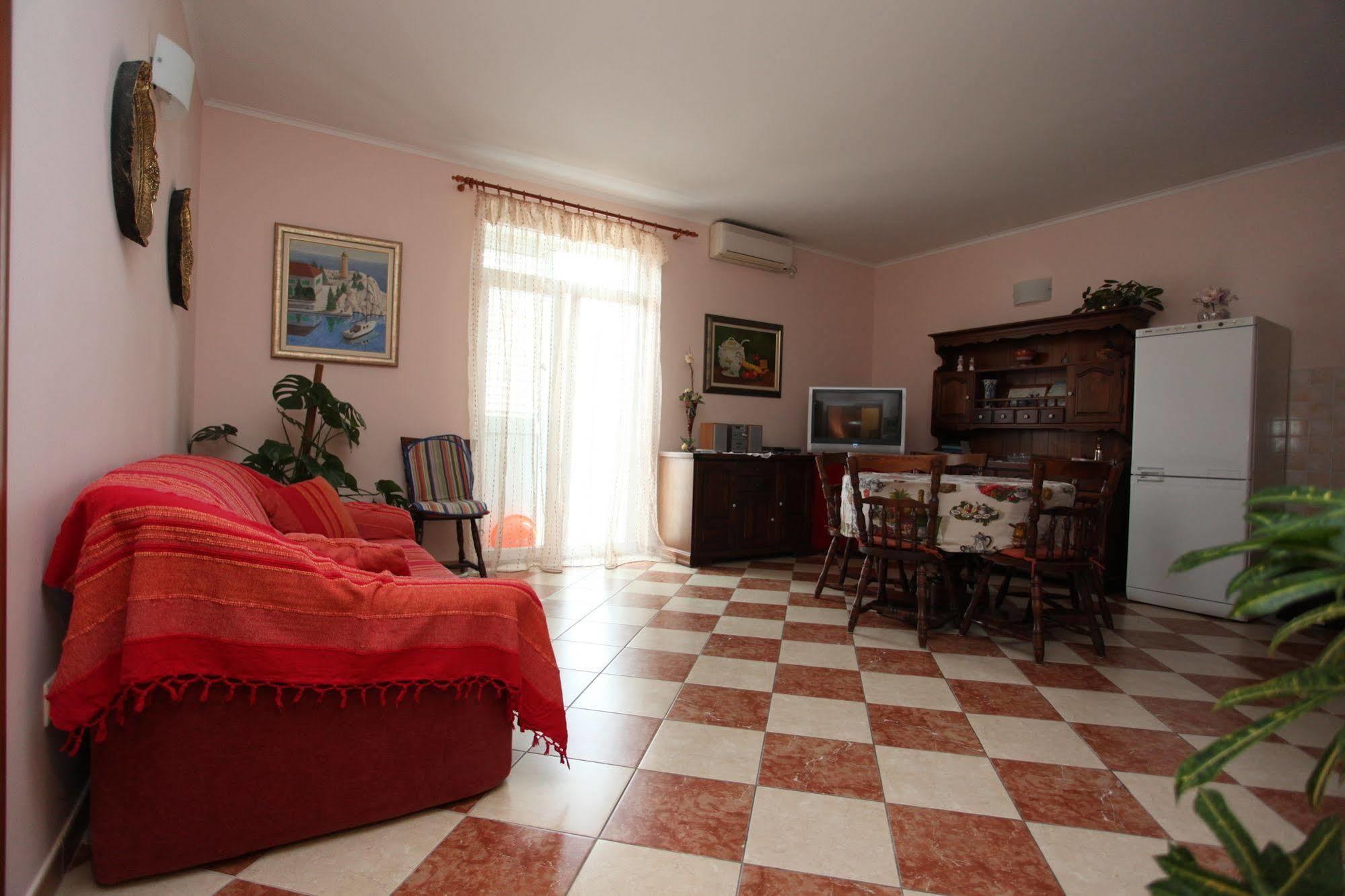 Split Apartments Peric 外观 照片