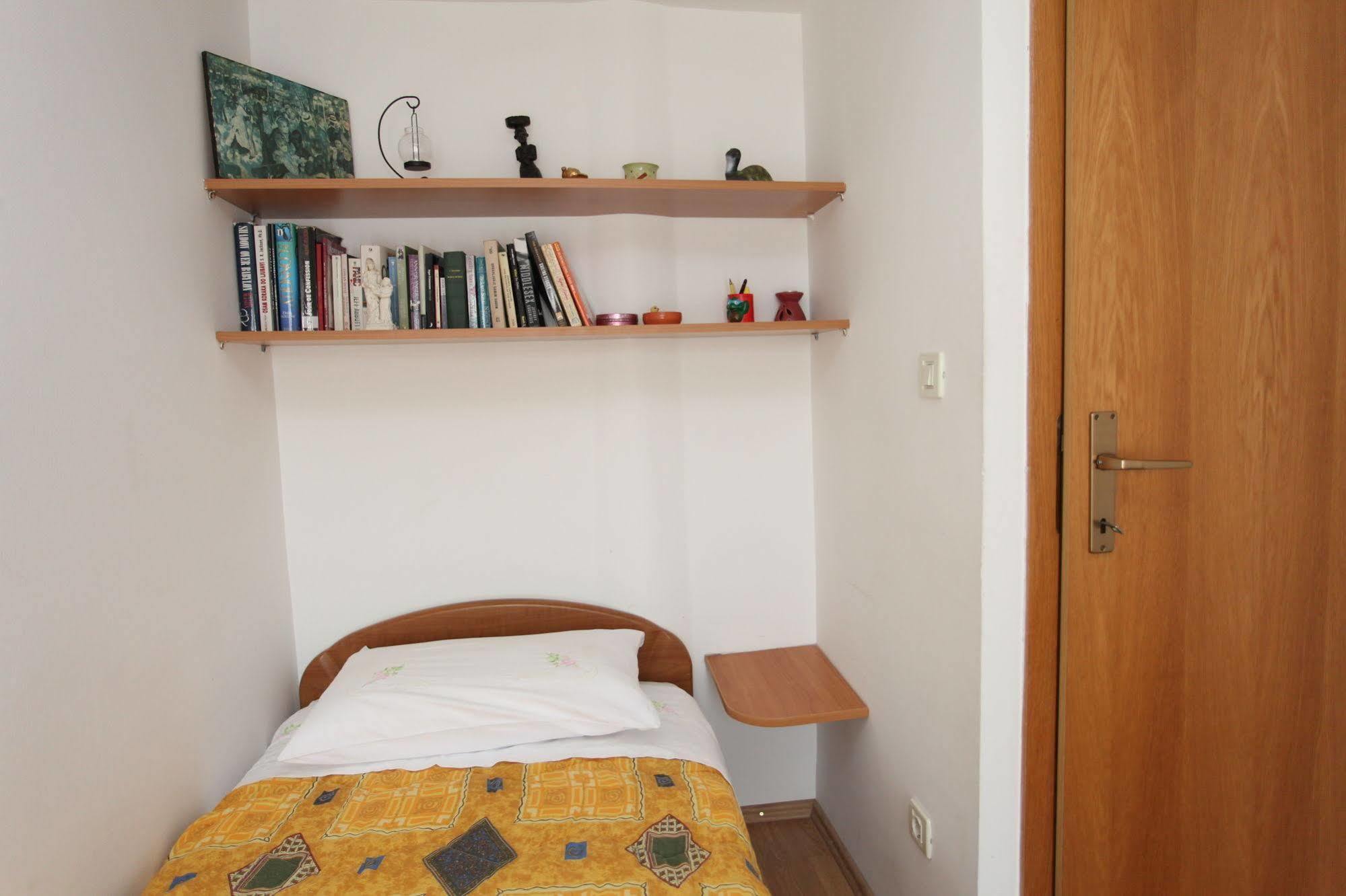 Split Apartments Peric 外观 照片